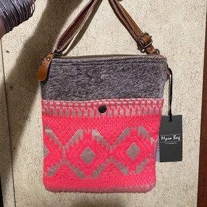 Myra Cross Body